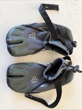 Surf Booties / Water Shoes with Toe Separation - 9
